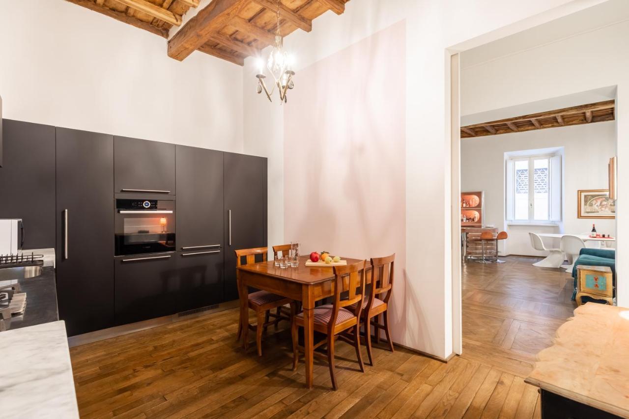 Apartmán Chic And Style In Historical Via Giulia Řím Exteriér fotografie