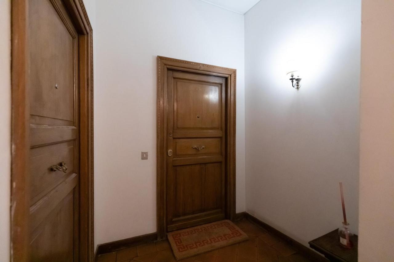 Apartmán Chic And Style In Historical Via Giulia Řím Exteriér fotografie